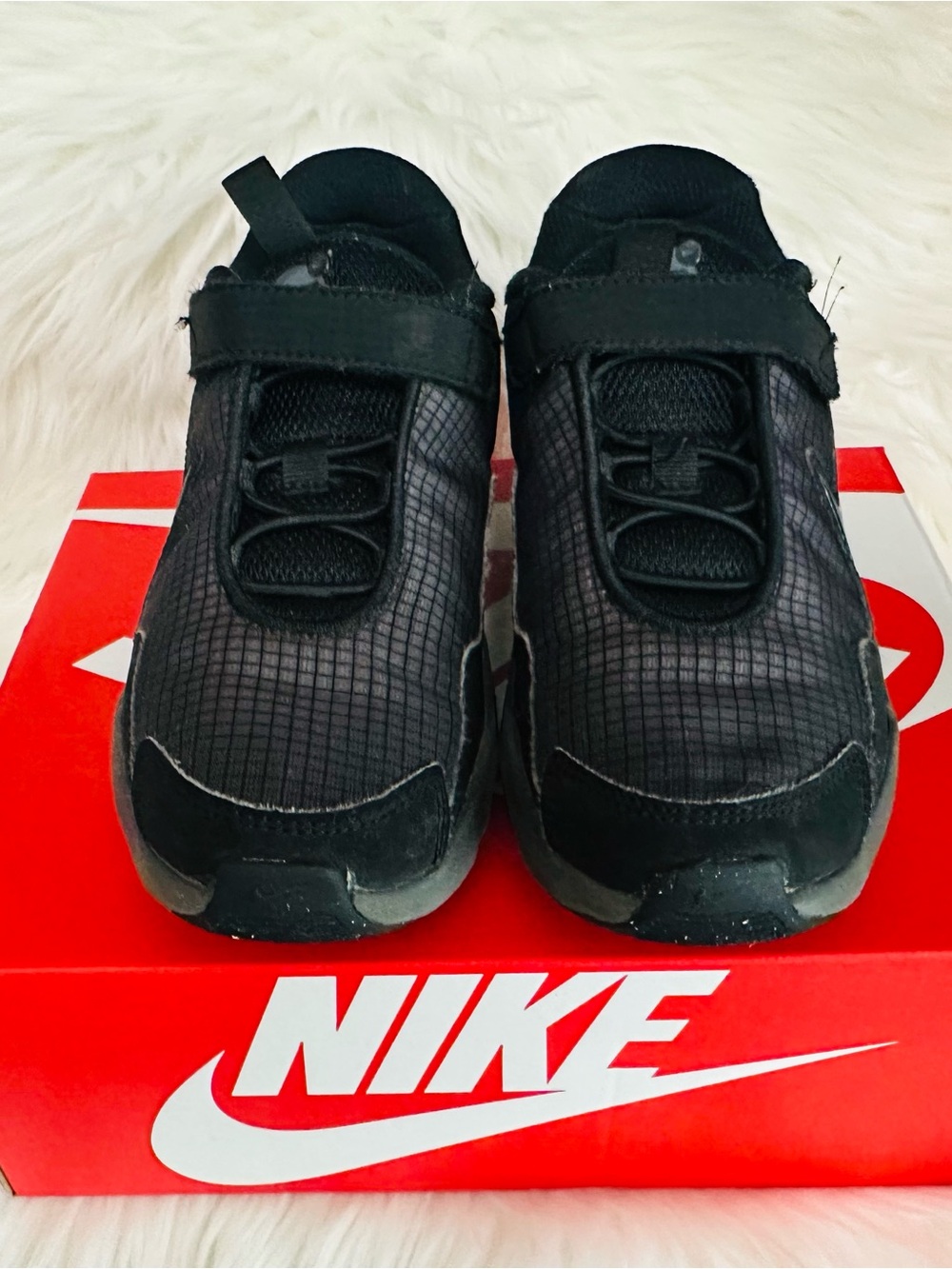 Nike Black Kids Athletic Sneakers with Grid Texture